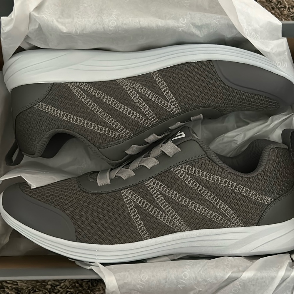 Vionic tennis shoe